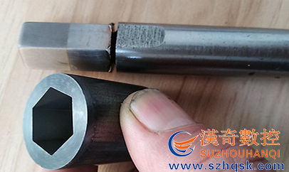 全數(shù)控鏡面火花機(jī)HQ-400K加工鎢鋼汽車(chē)緊固件